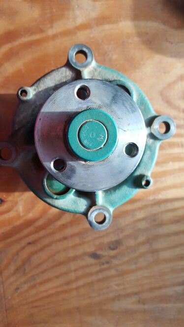 VOE21247955 water pump quality good suitable for EC210